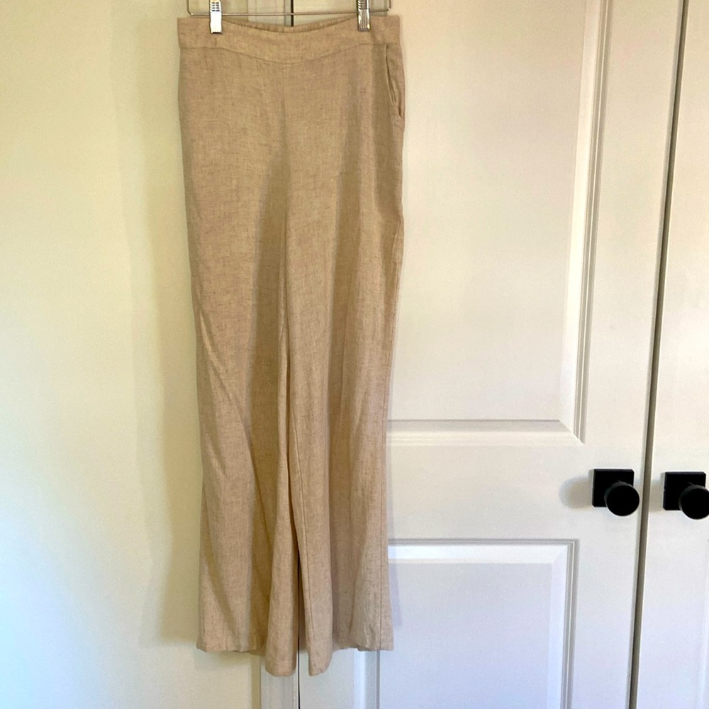 Matching set linen flared leg pants & cropped tank from VICI boutique.